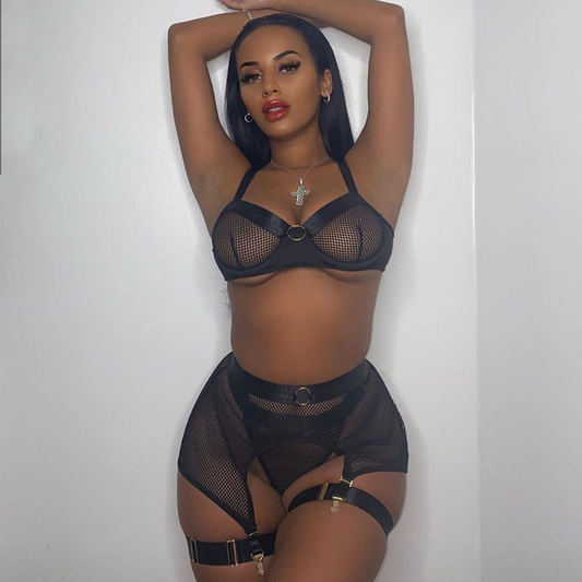 Conjunto de Lingerie Plus Size de 4 Peças com Tiras, Recortes e Liga