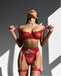 Conjunto de Lingerie Plus Size de 2 Peças com Tiras e Recortes: Sutiã e Calcinha Fio-Dental com Detalhe de Corrente de Strass