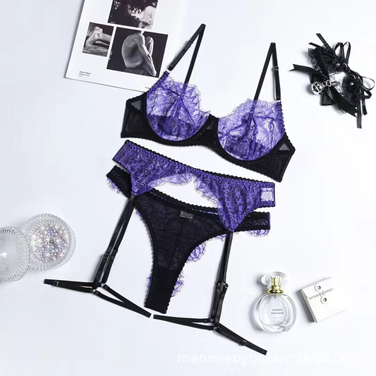 Conjunto de Lingerie Fofo com Bojo Push-Up, Tiras e Bordado em Tule Transparente